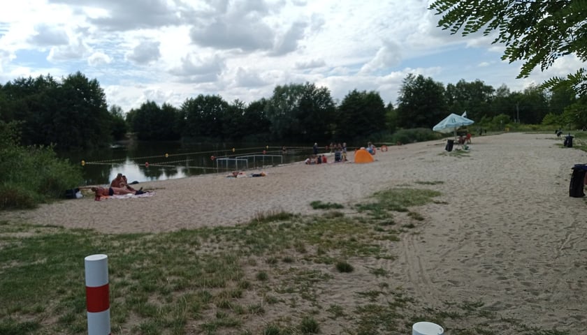Nowy Beach Bar we Wrocławiu powstał na Maślicach. Obok są: staw, kąpielisko i miejsca do grillowania