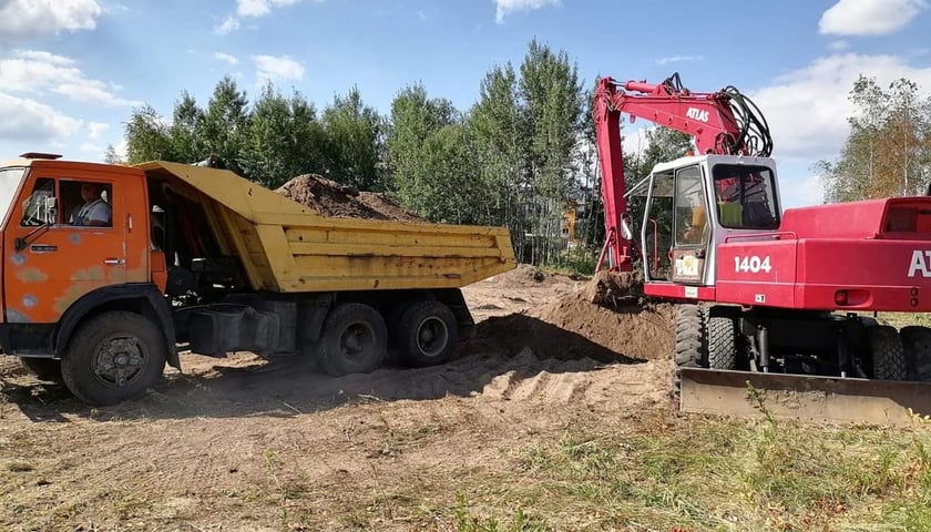 Powiększ obraz: Ruszyły pierwsze prace nad zespołem szkolno-przedszkolnym przy ul. Cynamonowej