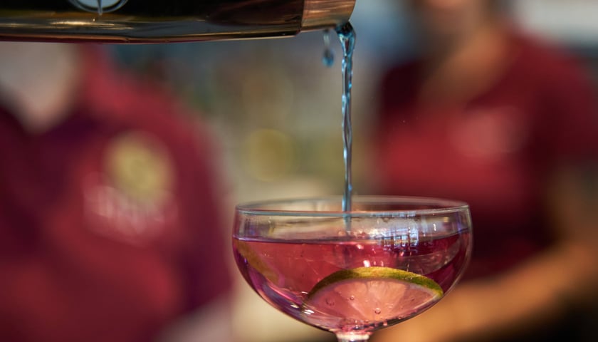 Powiększ obraz: Restauracja HINT Food & Drinks na ul. Włodkowica to stylowe, hotelowe bistro.