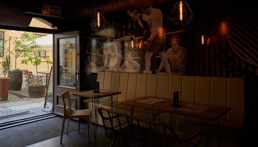 Powiększ obraz: Jeśli masz ochotę na steka, koniecznie skorzystaj z oferty Winners Steakhouse Pub Wrocław.
