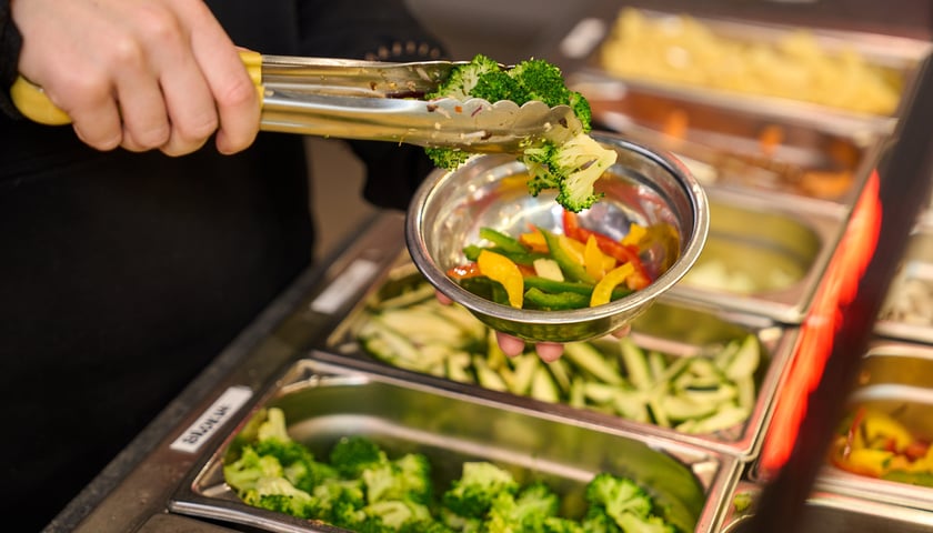 Powiększ obraz: Tak prezentują się dania we wrocławskiej restauracji Wok In.