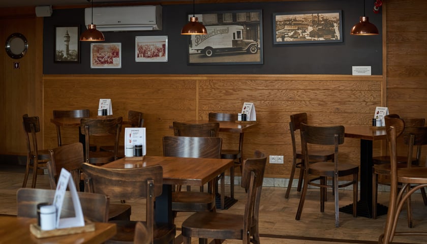 Powiększ obraz: Restauracja Česká to lokal, gdzie zjesz knedliki i wypijesz czeskie piwo.