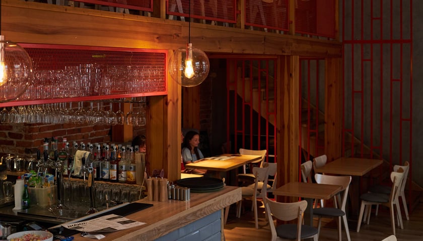 Powiększ obraz: Bistro Cegielnia to jedna z restauracji znajdujących się przy ul. Świdnickiej.