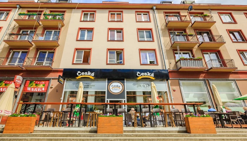 Powiększ obraz: Restauracja Česká to lokal, gdzie zjesz knedliki i wypijesz czeskie piwo.