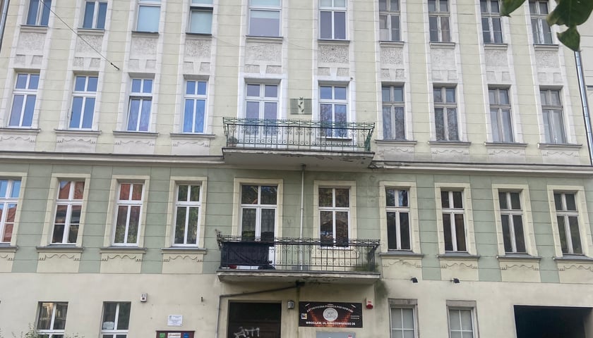 Powiększ obraz: W budynku przy ul. Kraszewskiego 26 wymienione zostaną też okna