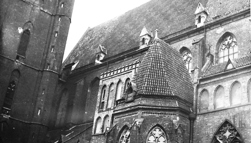 Lata 1950-1960 , Bazylika św. Elżbiety Węgierskiej. Źródło: fotopolska.eu