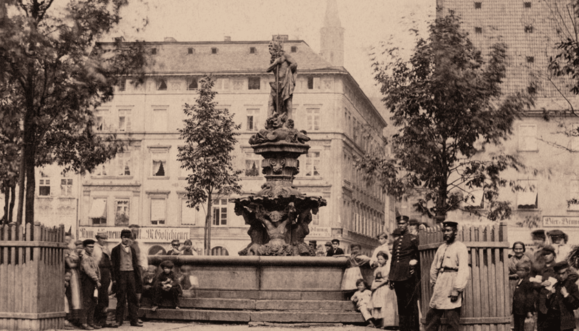 Powiększ obraz: Fontanna Neptuna na placu Nowy Targ przed przebudową, lata 1870-1880
