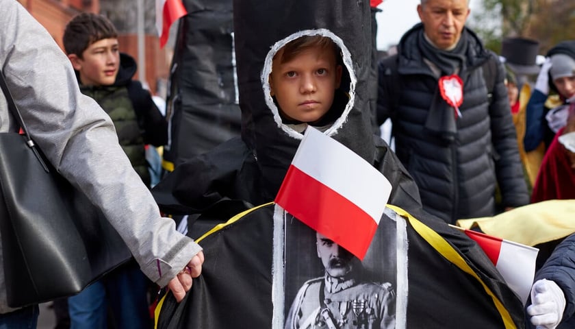 Powiększ obraz: Radosna Parada Niepodległości, Wrocław 11 listopada 2022.