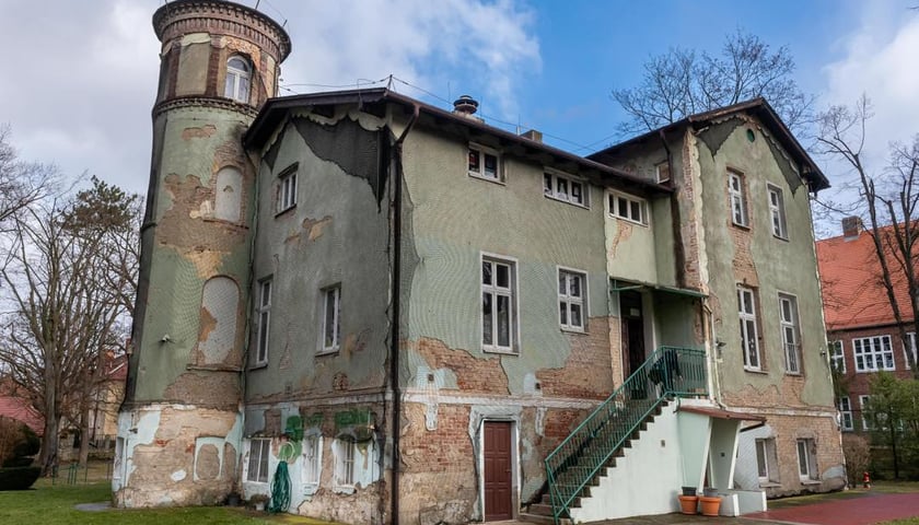 Budynek przedszkola numer 2 - Tajemniczy Ogród