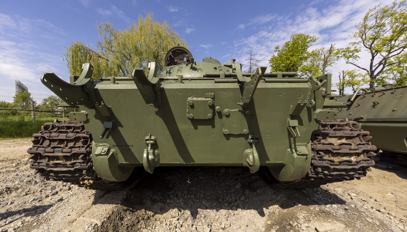 Czołg, SKOT i armaty! Nowe niezwykłe eksponaty Społecznego Muzeum Militarnego przy ul. Pełczyńskiej we Wrocławiu