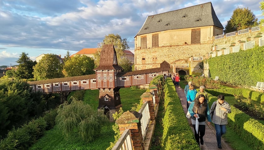 Zamek w NOwym Mieście nad Metują