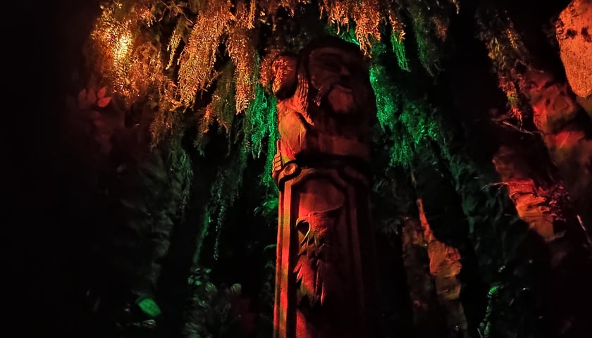 Powiększ obraz: Pokój ?Bestie Peruna? w klimacie mitologii słowiańskiej