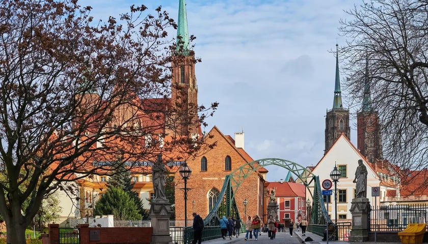 Powiększ obraz: Ostrów Tumski. Idealne miejsce na romantyczny spacer we dwoje!