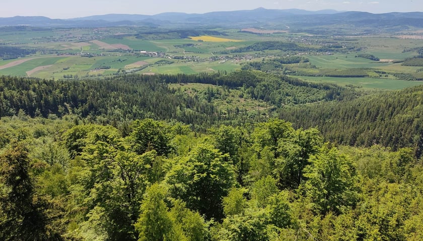 Powiększ obraz: Wycieczka trasą na Trójgarb. Panorama