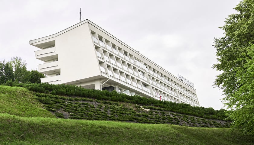 Powiększ obraz: Ośrodek Centralnego Zjednoczenia Spółdzielczości Pracy "Harnaś", 1962-67, Bukowina Tatrzańska