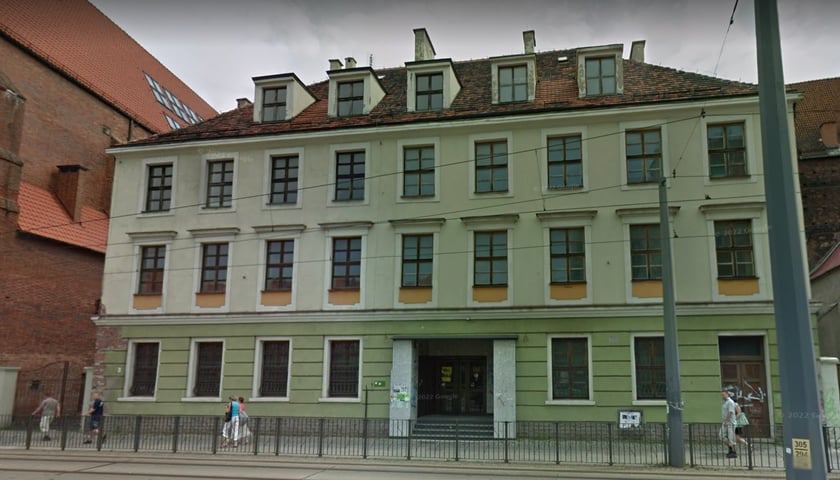 Powiększ obraz: Budynek stojący przy ulicy Świętej Katarzyny