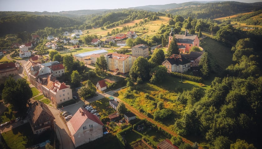 Powiększ obraz: Panorama Lewina Kłodzkiego