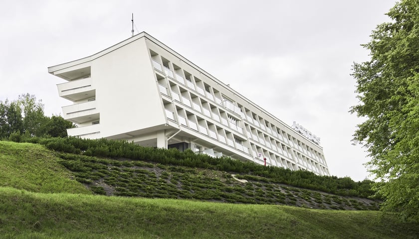 3.	Ośrodek Centralnego Zjednoczenia Spółdzielczości Pracy ?Harnaś, 1962-67, projekt: Leszek Filar, Przemysław Gawor, Jerzy Pilitowski, lokalizacja: Bukowina Tatrzańska