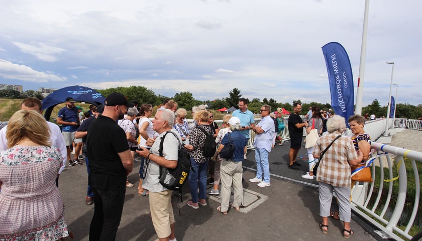 Piknik z okazji otwarcia kładki pieszo-rowerowej nad Ślęzą