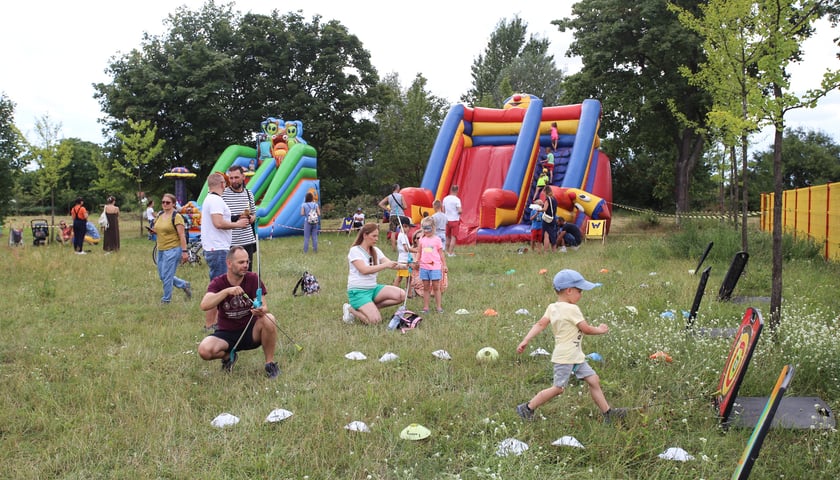 Piknik z okazji otwarcia kładki pieszo-rowerowej nad Ślęzą