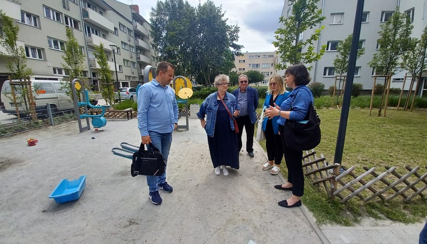 Te miejsca z Wrocławia zakwalifikowały się do konkursu ,,Modernizacja Roku &amp; Budowa XXI w.'' Na zdjęciu znajduje się podw&oacute;rko w centrum miasta, położone jest w kwartale między:&nbsp;pl. Nowy Targ, ul. Kotlarską, ul. Łaciarską i ul. Nożowniczą.