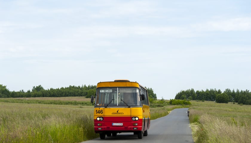 Powiększ obraz: Autosan H9 z Jasła. Tym zabytkowym autobusem będzie można przejechać się po Wrocławiu w dniach 12-13 sierpnia 2023.