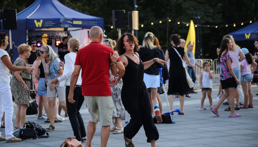 Potańcówka na placu Wolności