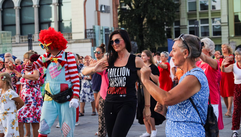 Powiększ obraz: Potańcówka na pl. Wolności