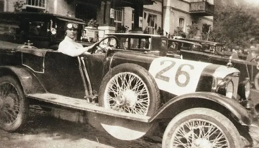 Rok 1925 , Ilse Beckmann, córka Paula w samochodzie Sportwagen SL 40 z 1925 r., produkcji wrocławskiej Otto Beckmann & Co, Motorwagen-Fabrik., źródło: fotopolska.eu