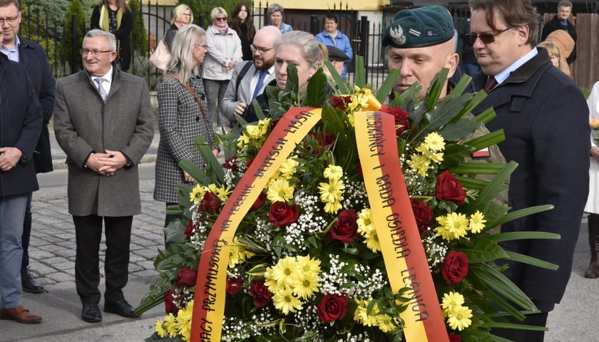 Odsłonięcie pomnika w Leśnicy upamiętniającego więźniów obozu pracy AL Breslau-Lissa, Wrocław 24 października 2023