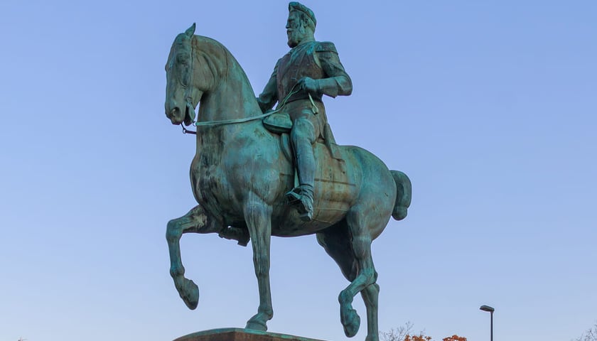 Powiększ obraz: Pomnik cesarza Fryderyka III w Akwizgranie autorstwa Hugo Lederera z 1911 roku.