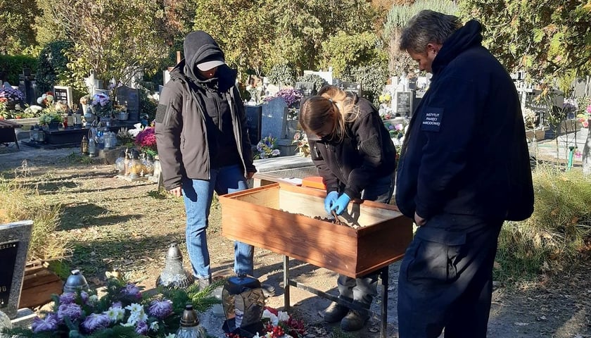 Ekshumacja szczątków ofiar zamordowanych w więzieniu na Kleczkowskiej