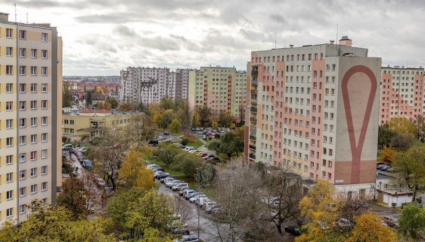 Nowy parking przy ul. Krynickiej na Gaju został otwarty i oddany do użytku mieszkańcom.