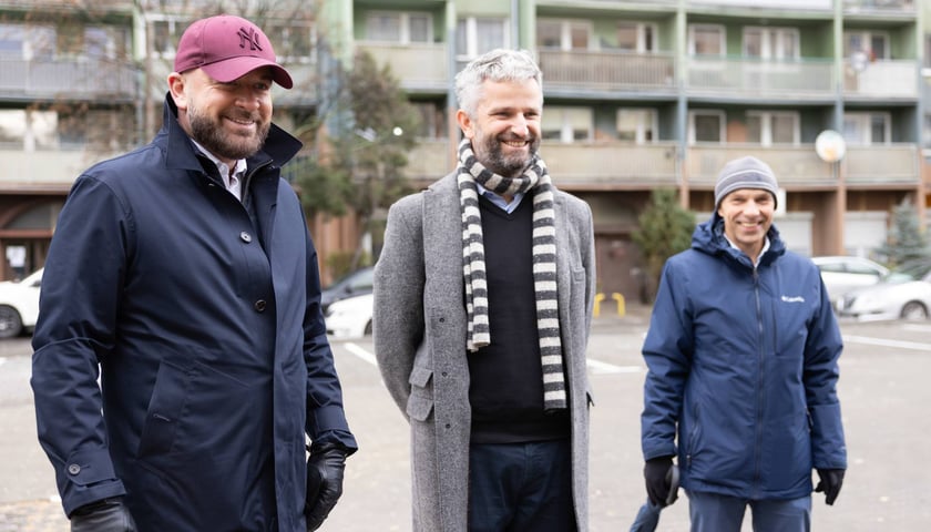 Nowy parking przy ul. Krynickiej na Gaju został otwarty i oddany do użytku mieszkańcom.