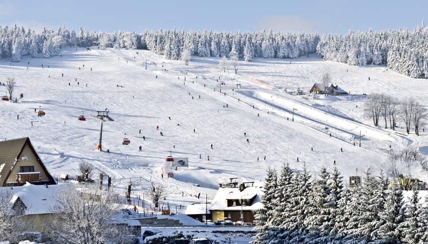 Powiększ obraz: Stok narciarski w Zieleńcu