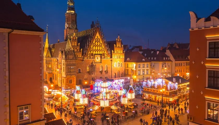 Powiększ obraz: <p>Jarmark Bożonarodzeniowy we wrocławskim Rynku</p>