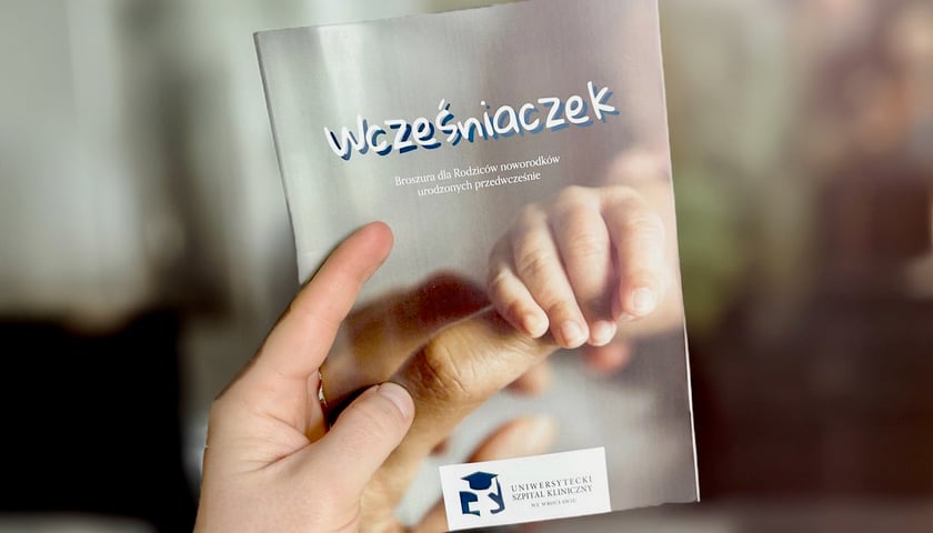 Powiększ obraz: Darmowa broszura dla rodziców wcześniaków