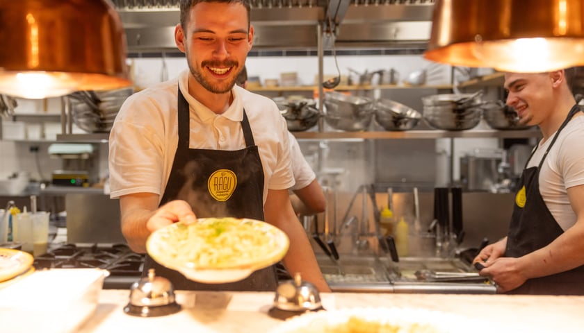 Powiększ obraz: <p>Ragu</p>