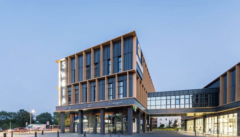 Powiększ obraz: Centrum handlowe „Swoja Olimpia” na Swojczycach  wygrało 32. edycję konkursu architektonicznego „Piękny Wrocław”