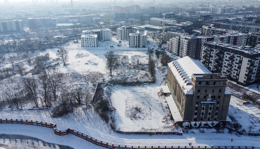 Elewator zbożowy przy ul. Rychtalskiej na Kleczkowie