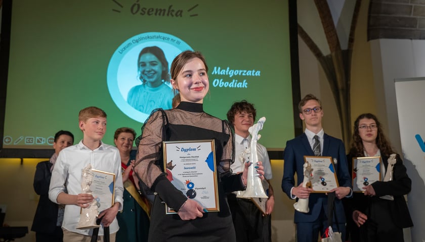Powiększ obraz: Małgorzata Obodiak, uczennica LO nr 3 wyróżniona w konkursie Ośmiu Wspaniałych w 2023 roku