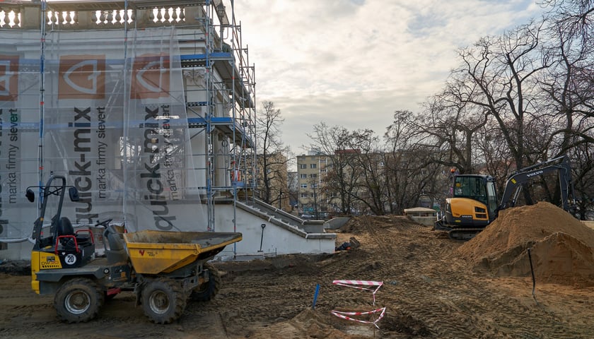 Remont Bastionu Sakowego na wzgórzu Partyzantów.