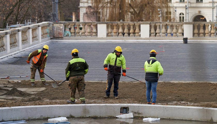 Remont Bastionu Sakowego na wzgórzu Partyzantów.