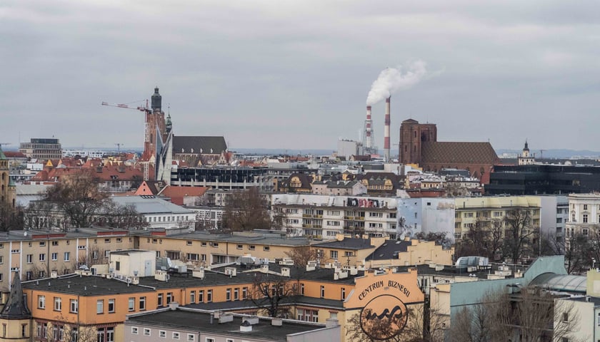 Powiększ obraz: Widok z dachu Trzonolinowca