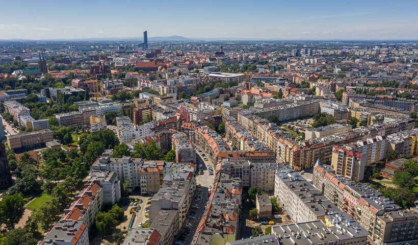 Powiększ obraz: Na zdjęciu widać Wrocław  z lotu drona