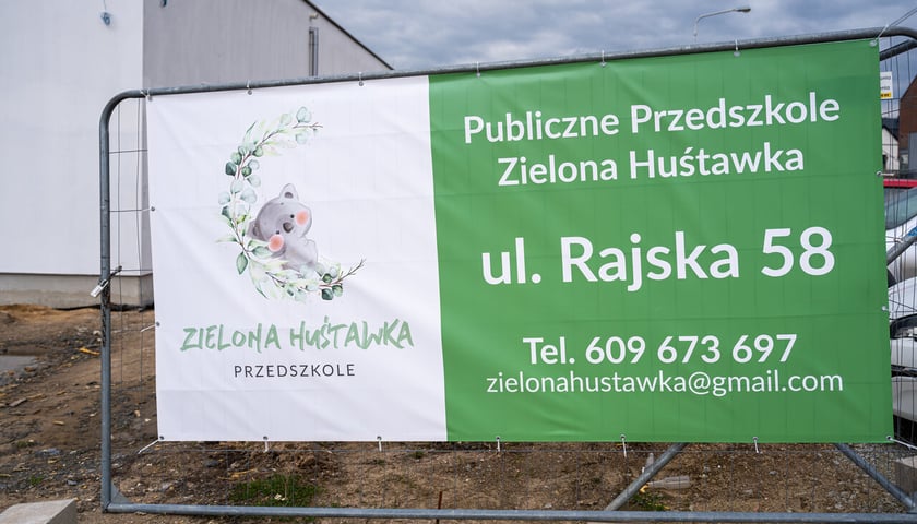 Powiększ obraz: <p>Plac&oacute;wka przy Rajskiej - w trakcie bydowy</p>