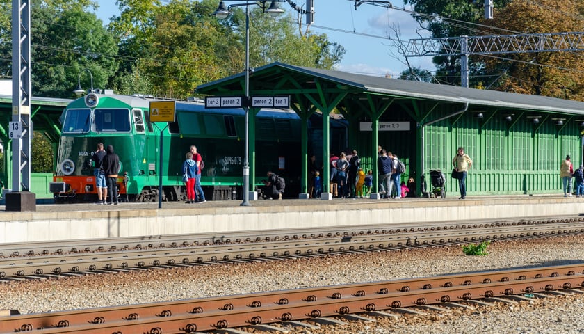 Wystawa lokomotyw i wagonów zorganizowana przez Klub Sympatyków Kolei we Wrocławiu