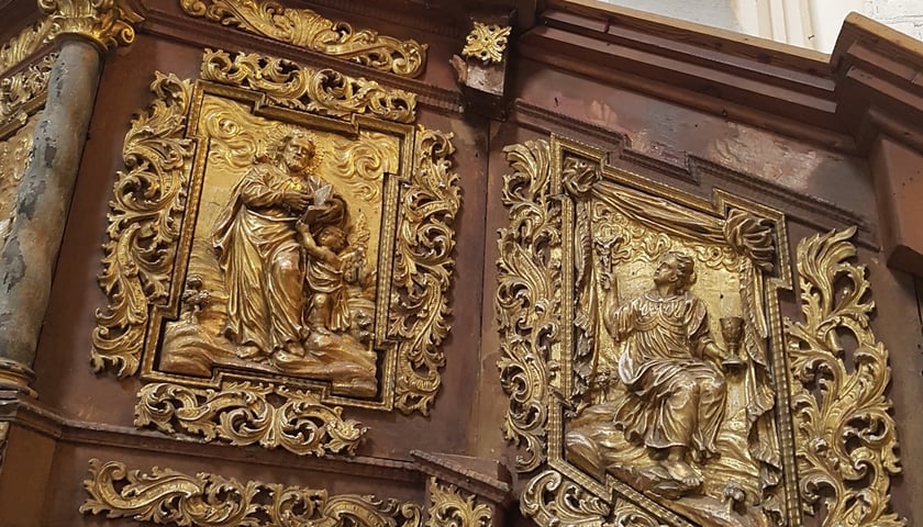 Powiększ obraz: Rewnoacja barokowej ambony w kościele pw. św. Andrzeja Apostoła w Środzie Śląskiej