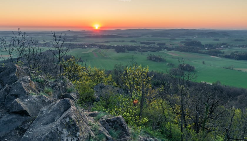 Kraina Wygasłych Wulkan&oacute;w. Widok z Ostrzycy