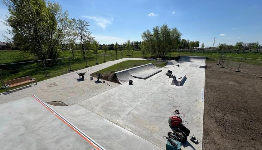 Skatepark na Klecinie przed otwarciem